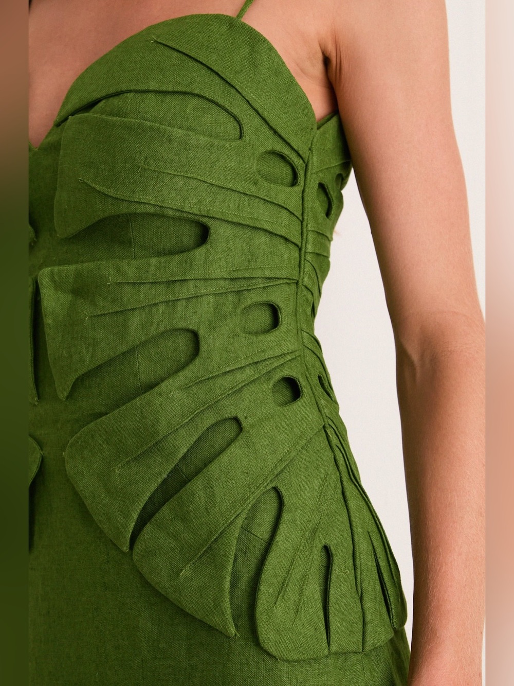 Farm Rio: Green Monstera Leaf Sleeveless Euroflax Premium Linen Maxi
Dress M - Picture 3 of 8
